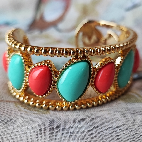 Lilly Pulitzer Shiny Gold Tone Cuff Bracelet Faux Turquoise and Coral NIB NEW - Picture 1 of 13